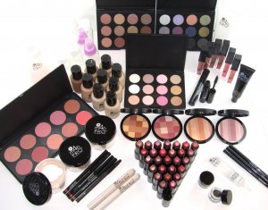 M4B_Pro_products_full_makeup_kit